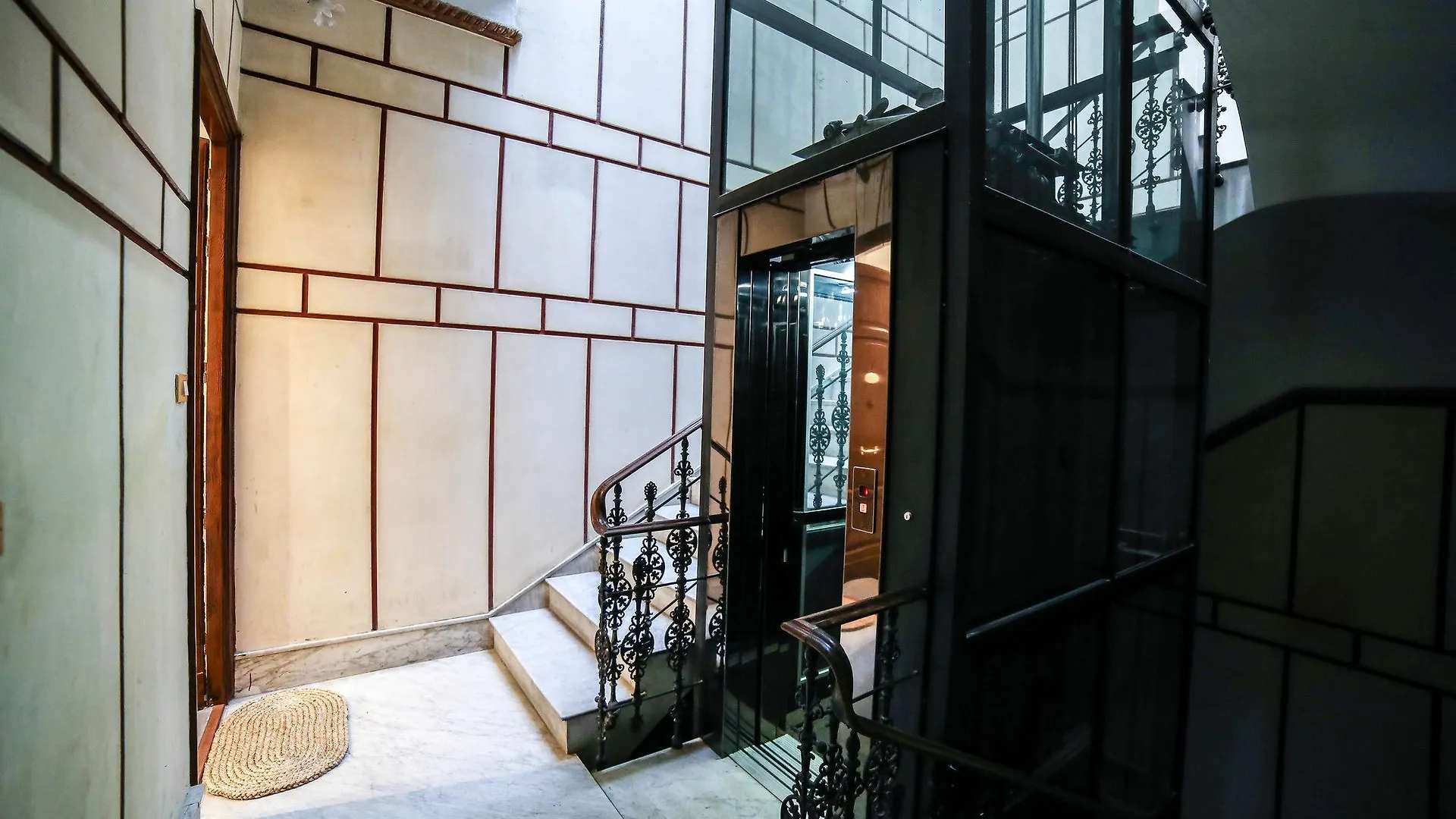 Family Affair Palermo Bed & Breakfast 2*,  İtalya